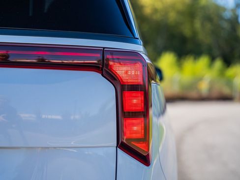 New 2026 Kia Carnival SX image 12