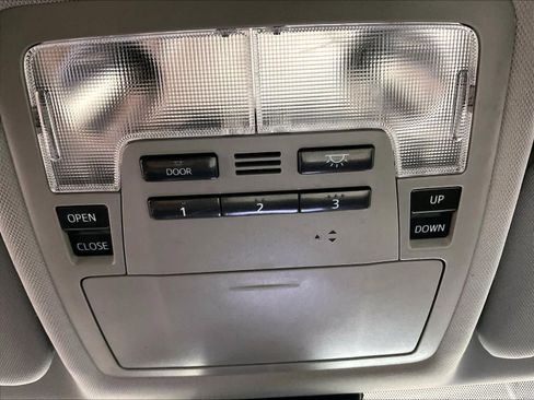 Used 2018 Toyota Highlander Limited image 27