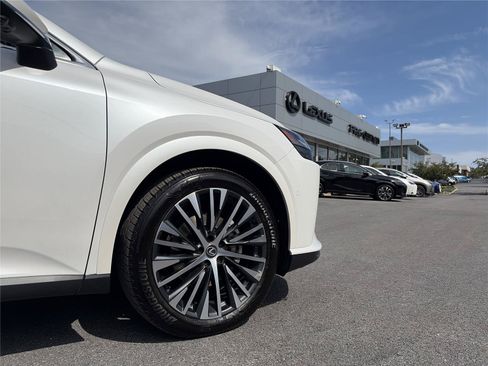 Used 2025 Lexus RX 350 AWD/4WD image 16