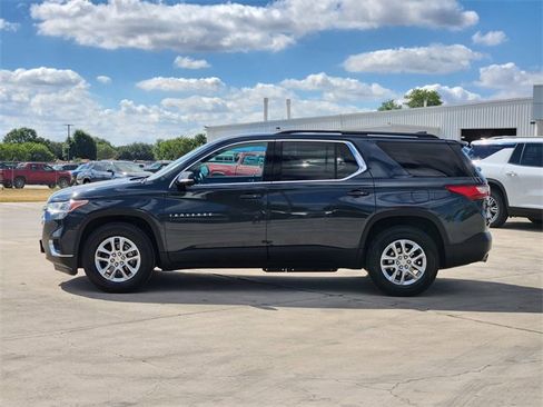 Used 2020 Chevrolet Traverse LT image 4