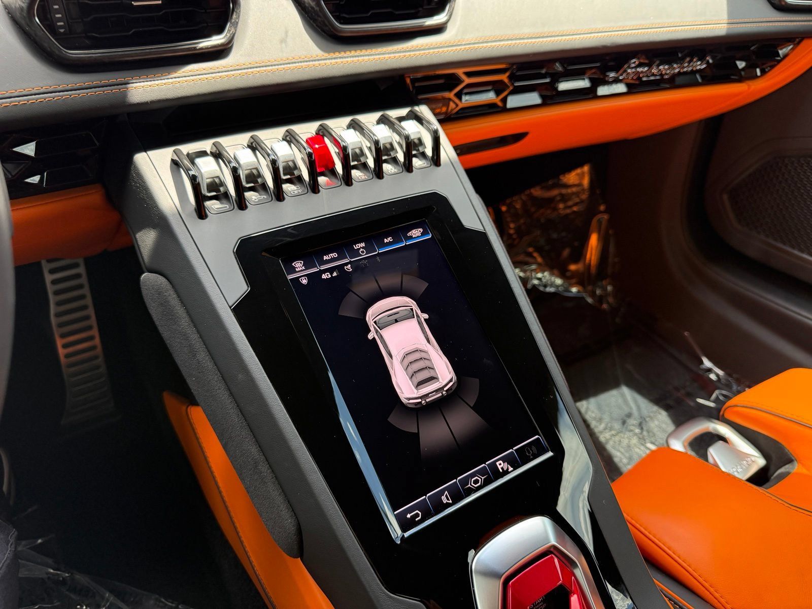 Used 2020 Lamborghini Huracan EVO RWD image 41