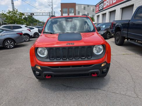 Used 2016 Jeep Renegade Trailhawk w/ Premium Trailhawk Package AWD/4WD image 4