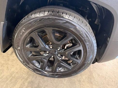 Certified 2017 Jeep Renegade Altitude AWD/4WD image 4