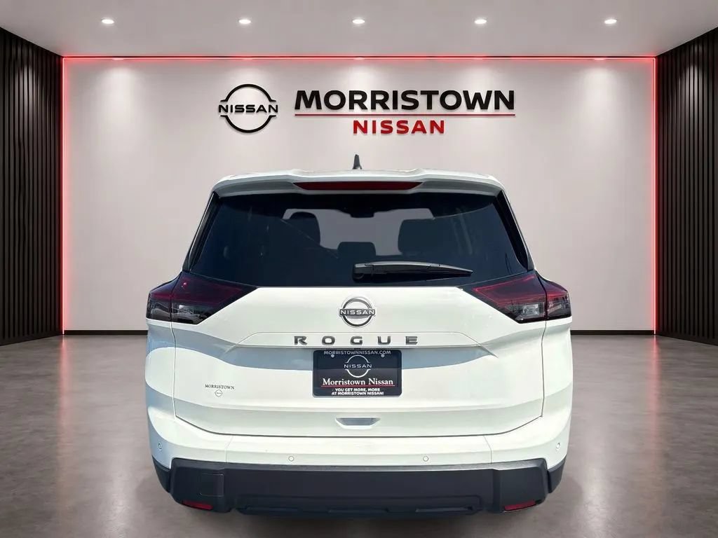 Used 2025 Nissan Rogue S FWD image 4