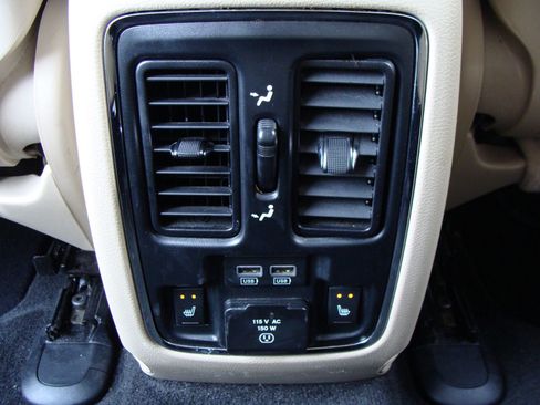 Used 2015 Jeep Grand Cherokee Limited w/ Luxury Group II image 37