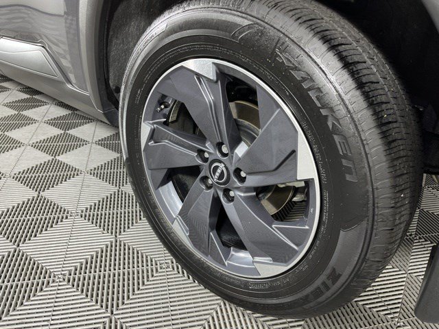 Used 2026 Nissan Rogue SV FWD image 11