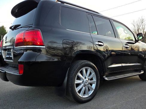 Used 2011 Lexus LX 570 4WD image 16