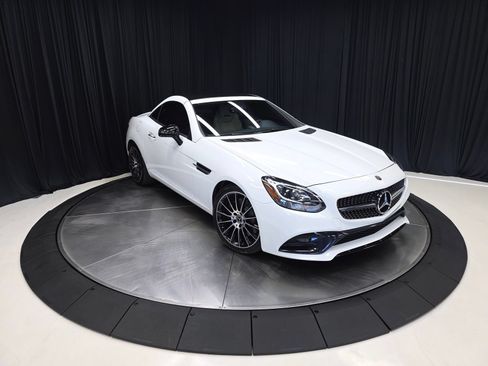 Used 2019 Mercedes-Benz SLC 300 image 16