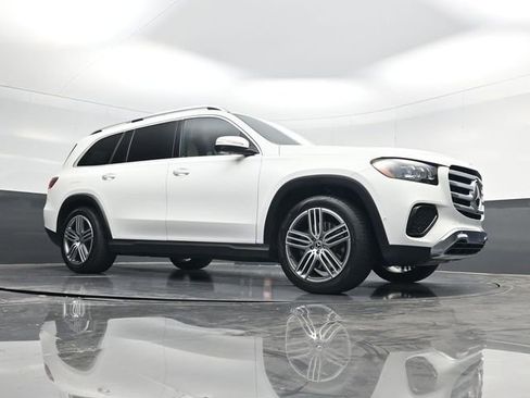 Used 2025 Mercedes-Benz GLS 450 4MATIC image 59