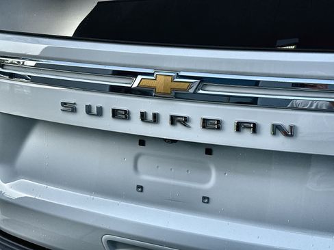 Used 2024 Chevrolet Suburban LT AWD/4WD image 14