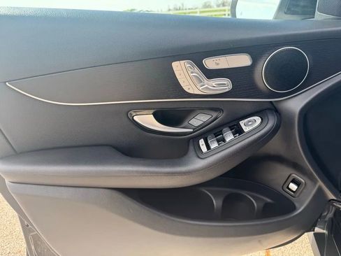 Used 2022 Mercedes-Benz GLC 300 4MATIC image 11