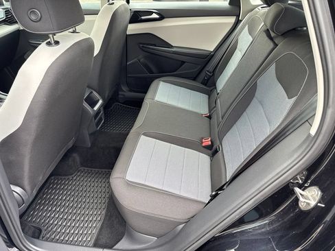 Certified 2025 Volkswagen Taos S FWD image 26