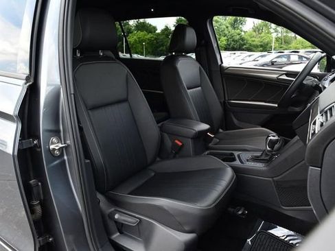 Certified 2023 Volkswagen Tiguan SE R-Line FWD image 19