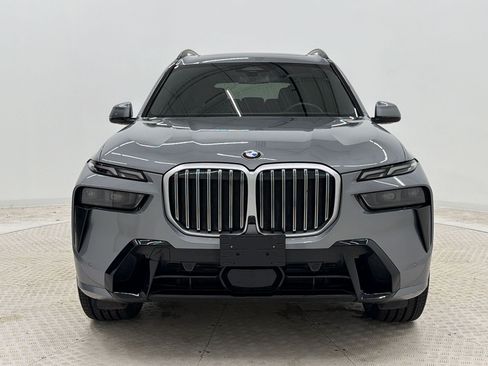 Used 2023 BMW X7 xDrive40i w/ M Sport Package AWD/4WD image 6