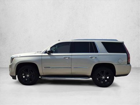 Used 2017 Cadillac Escalade Luxury RWD image 8