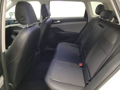 Used 2022 Volkswagen Taos SE image 18