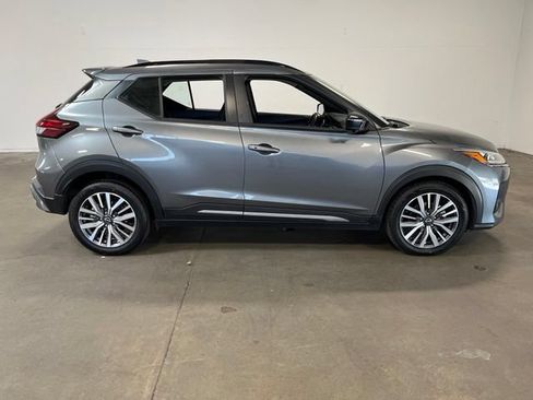 Used 2024 Nissan Kicks SR FWD image 2