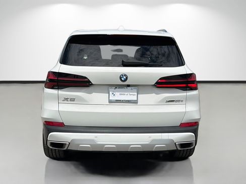 Used 2024 BMW X5 xDrive50e AWD/4WD image 4