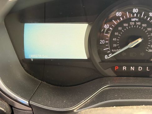 Used 2020 Ford Fusion SE FWD image 9