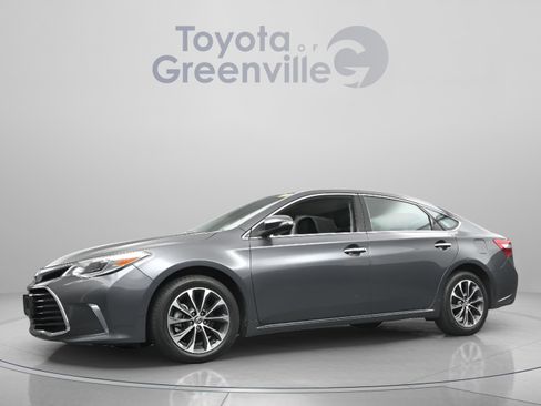 Used 2016 Toyota Avalon XLE image 2