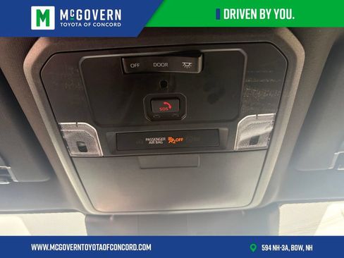 Used 2025 Toyota Tacoma SR5 AWD/4WD image 33