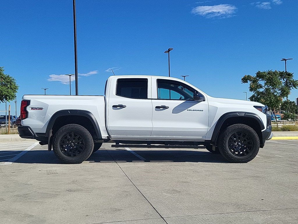 Used 2026 Chevrolet Colorado Trail Boss w/ LPO, Tailgate Decal Package AWD/4WD image 9