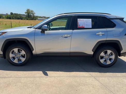 Used 2025 Toyota RAV4 XLE FWD image 6
