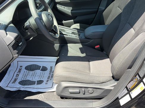 Used 2023 Honda Accord EX image 13