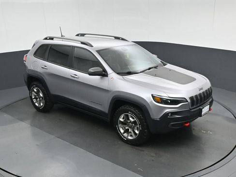 Used 2019 Jeep Cherokee Trailhawk AWD/4WD image 56