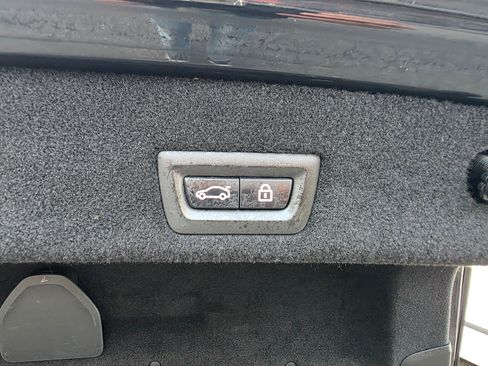 Used 2017 BMW 740e xDrive image 14