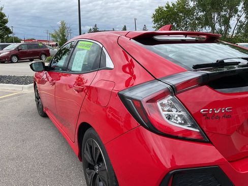 Used 2018 Honda Civic EX image 5