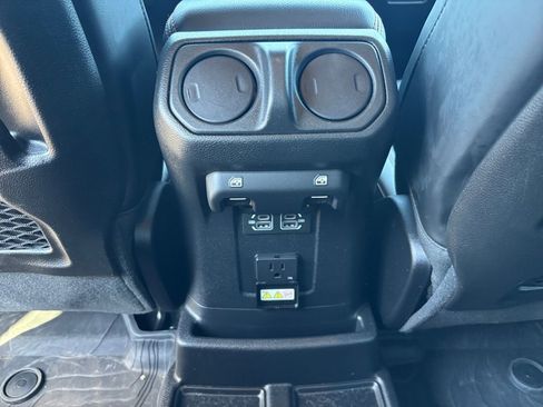 Used 2024 Jeep Wrangler Unlimited Rubicon AWD/4WD image 24