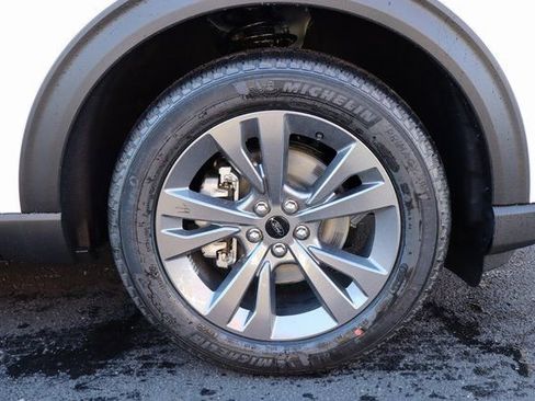 Used 2026 Ford Explorer Active w/ Active Comfort Package AWD/4WD image 15