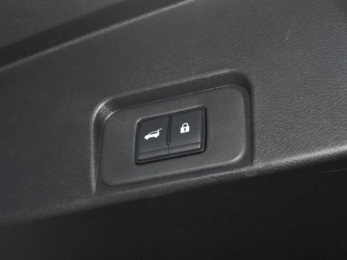 Certified 2025 Nissan Rogue SV w/ SV Premium Package FWD image 27