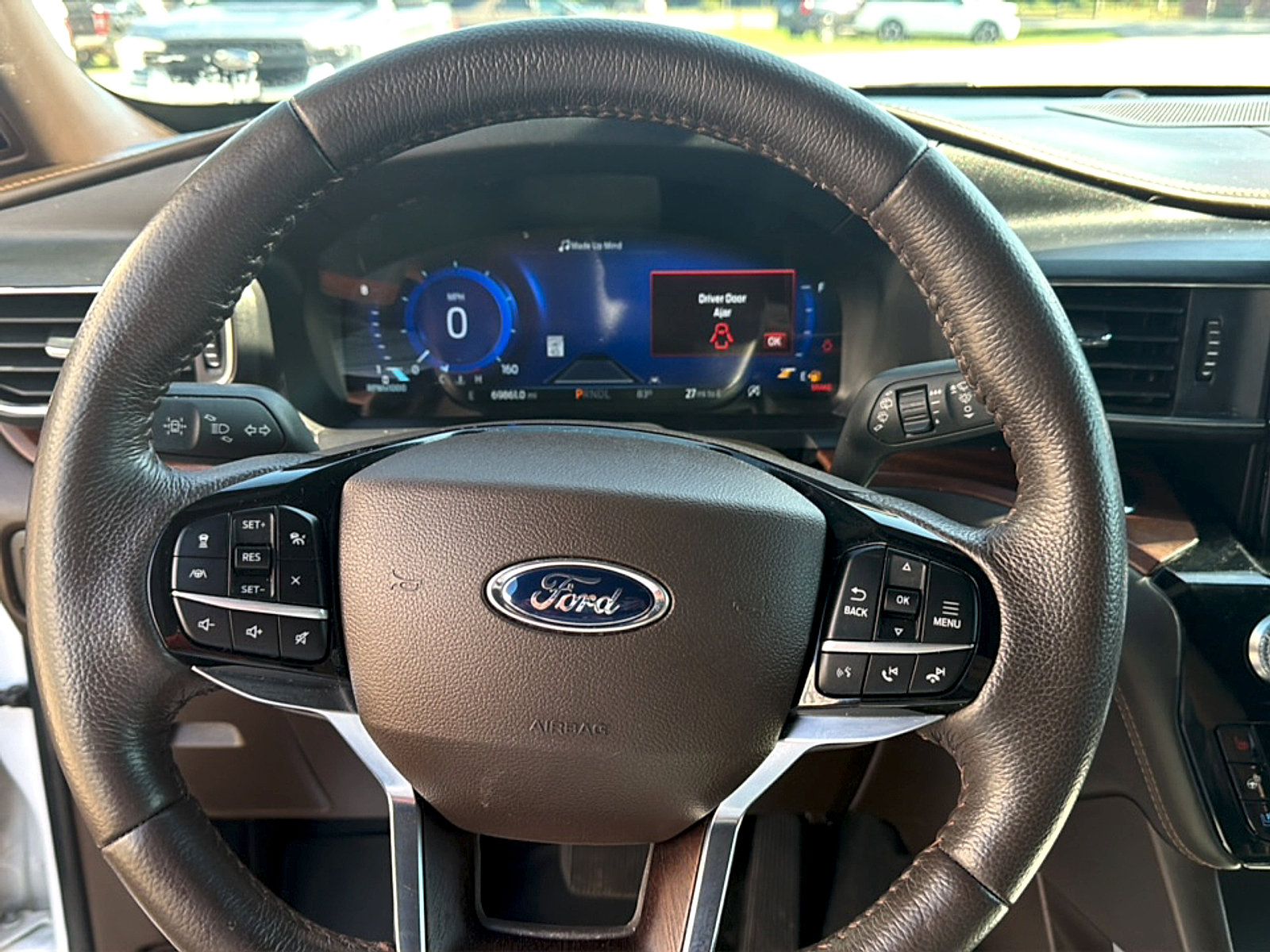 Used 2023 Ford Explorer King Ranch w/ Technology Package AWD/4WD image 12