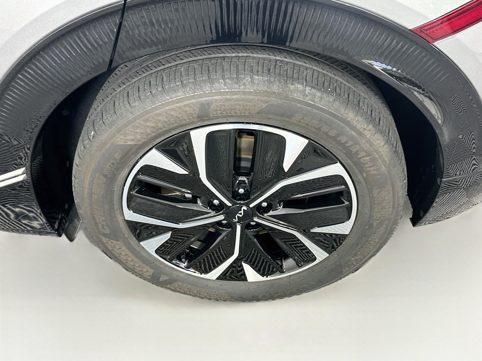 Used 2024 Kia EV6 Wind RWD image 11
