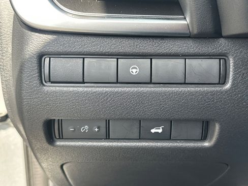 Used 2021 Nissan Rogue SV w/ Premium Package image 33