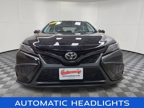 Used 2023 Toyota Camry SE AWD/4WD image 5