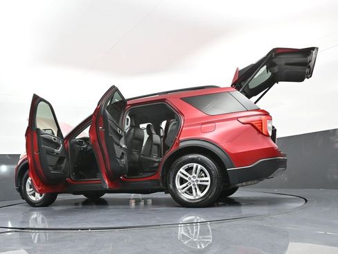 Used 2024 Ford Explorer XLT w/ Equipment Group 202A image 48