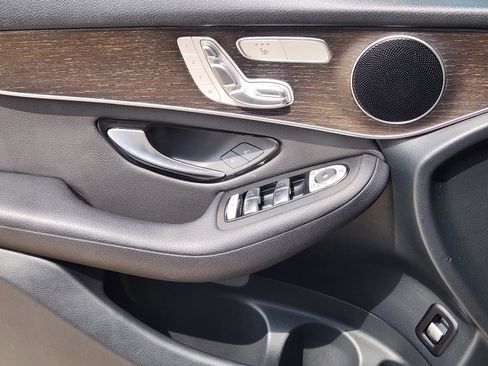 Used 2020 Mercedes-Benz GLC 300 4MATIC image 15