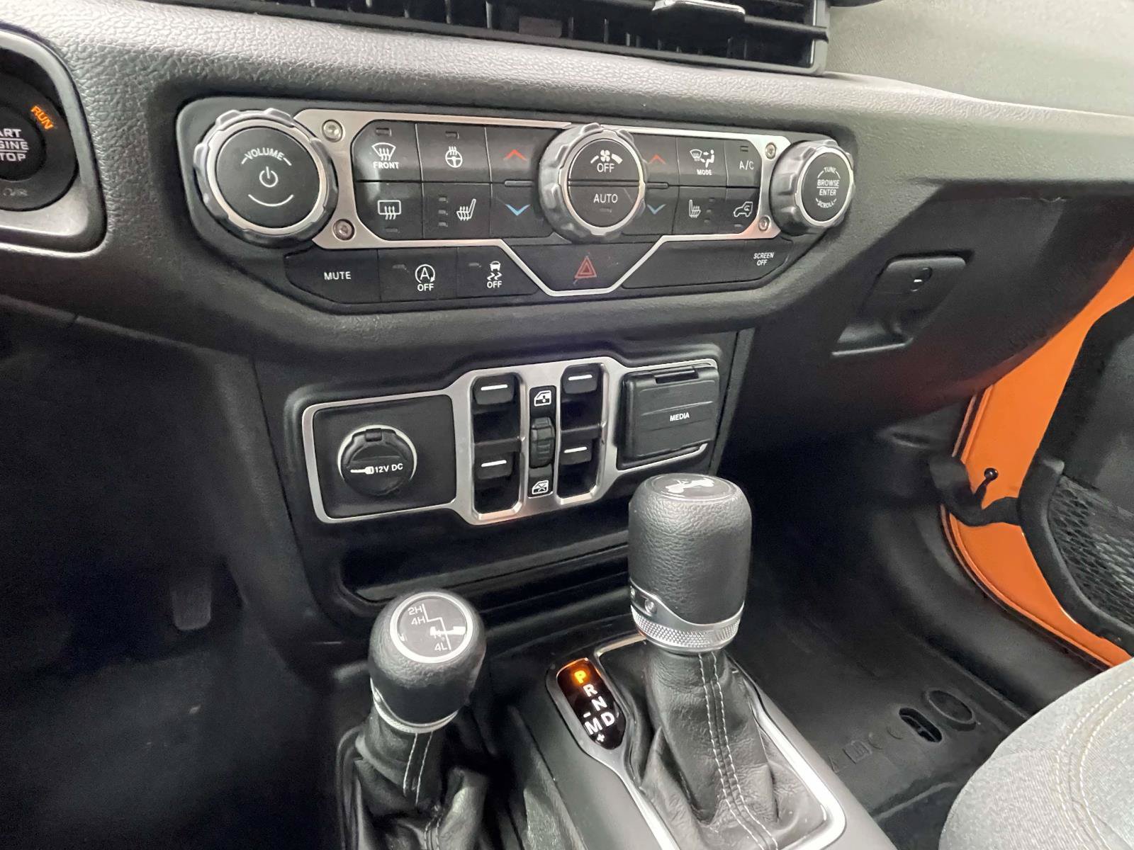 Used 2025 Jeep Wrangler Unlimited Sport AWD/4WD image 32