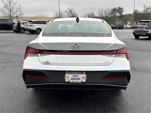 New 2026 Hyundai Elantra Blue image 6