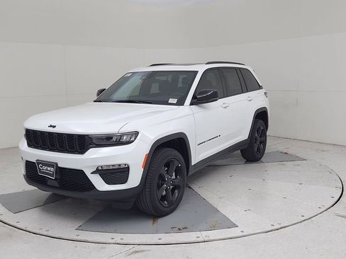 New 2025 Jeep Grand Cherokee Limited w/ Black Appearance Package image 6