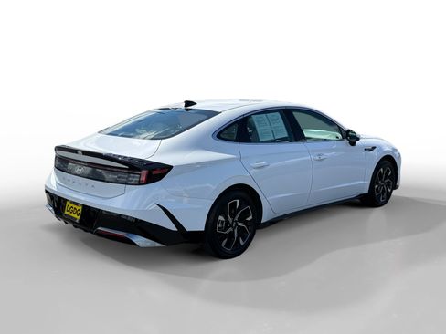 Used 2025 Hyundai Sonata SEL FWD image 5