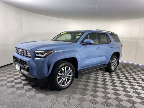 Used 2025 Toyota 4Runner Limited AWD/4WD image 4