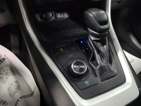 Used 2024 Toyota RAV4 LE image 15