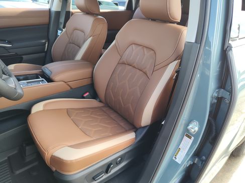 New 2026 Nissan Pathfinder Platinum FWD image 7