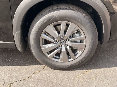 Used 2025 Nissan Pathfinder S FWD image 10