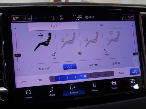 Used 2024 Chrysler Pacifica Touring-L image 29