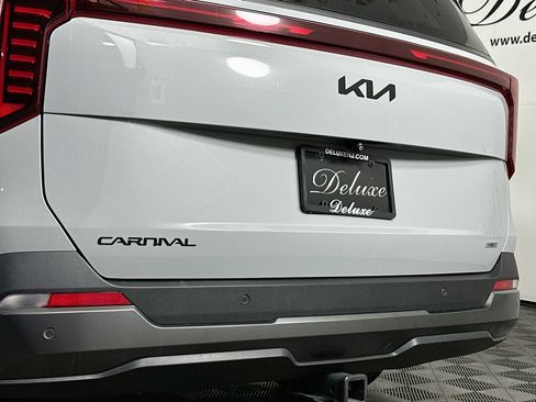 Used 2025 Kia Carnival SX Prestige FWD image 27